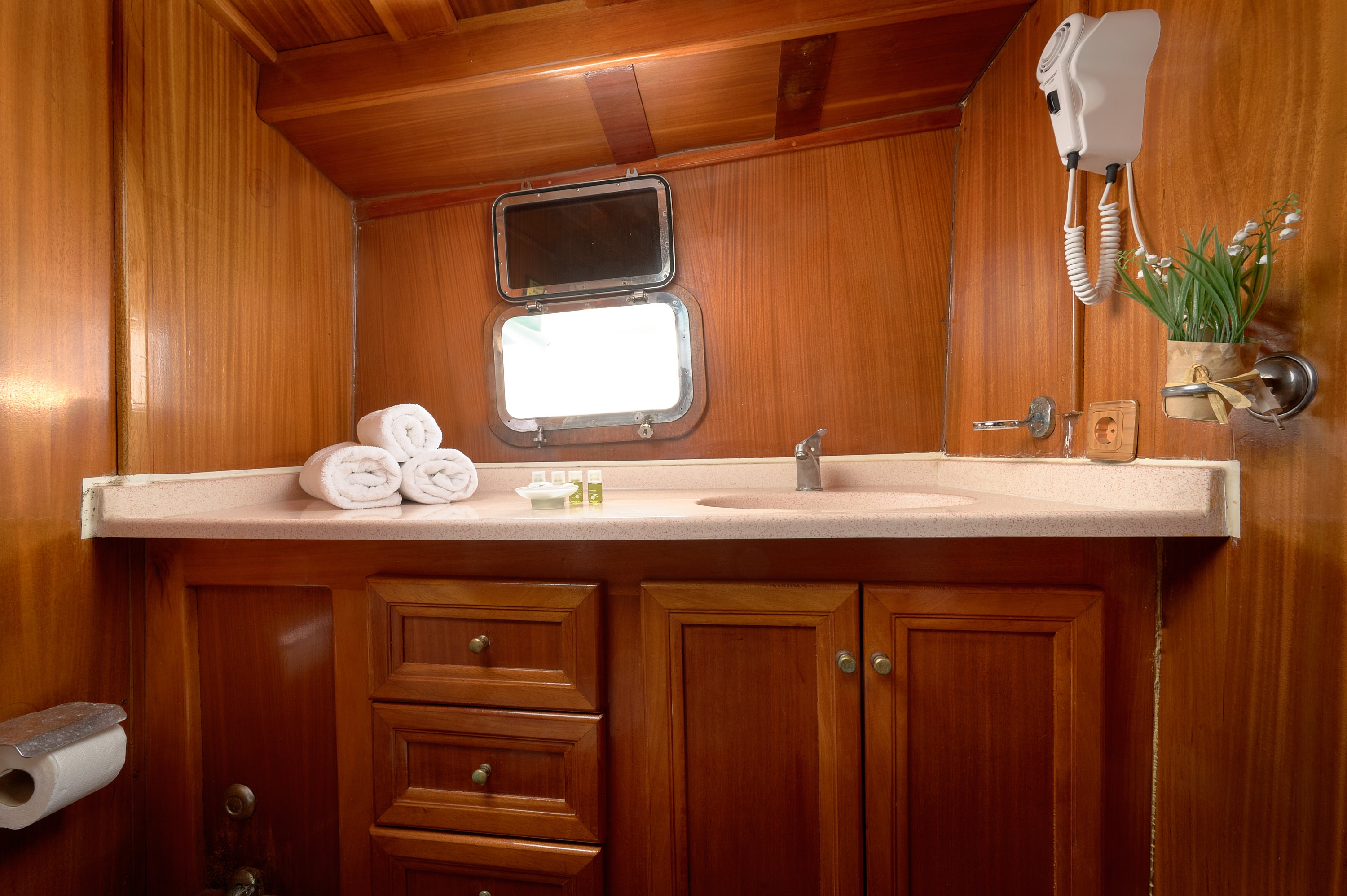Sole, Sole | Yachtcharter Kroatien