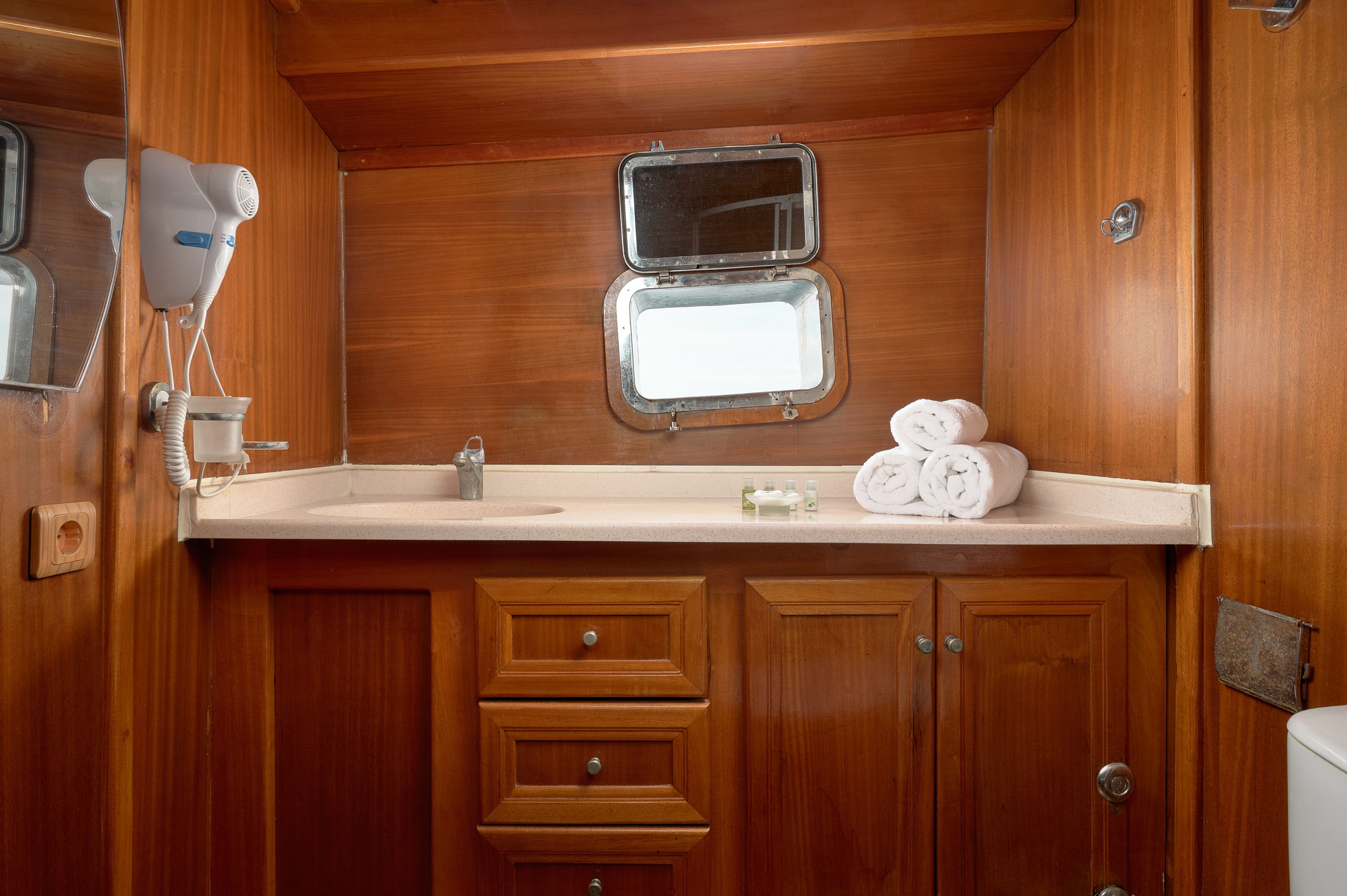 Sole, Sole | Yachtcharter Kroatien