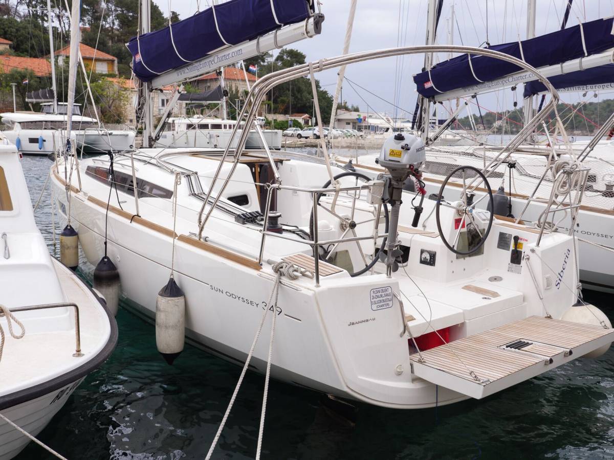 Sun Odyssey 349, Siberia | Yacht Charter Croatia