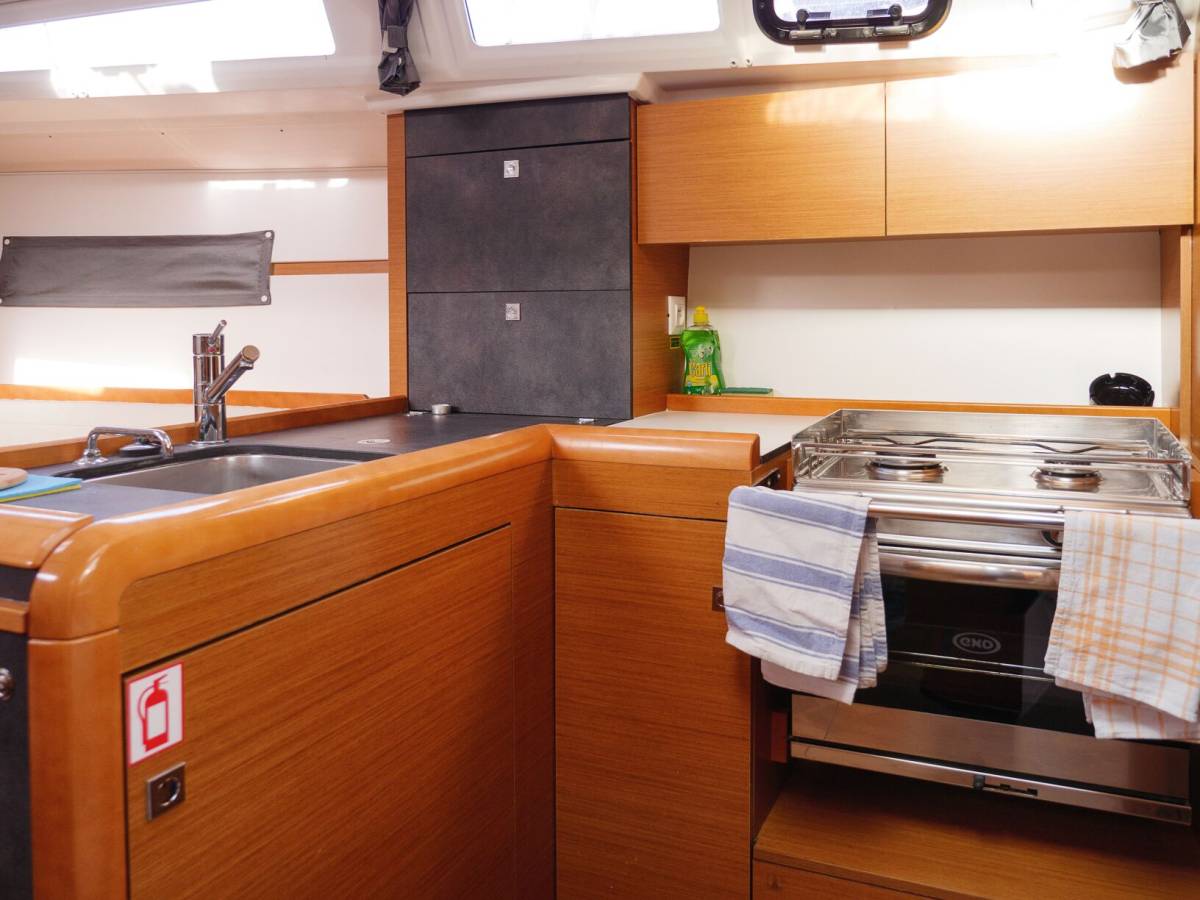 Sun Odyssey 349, Siberia | Yacht Charter Croatia