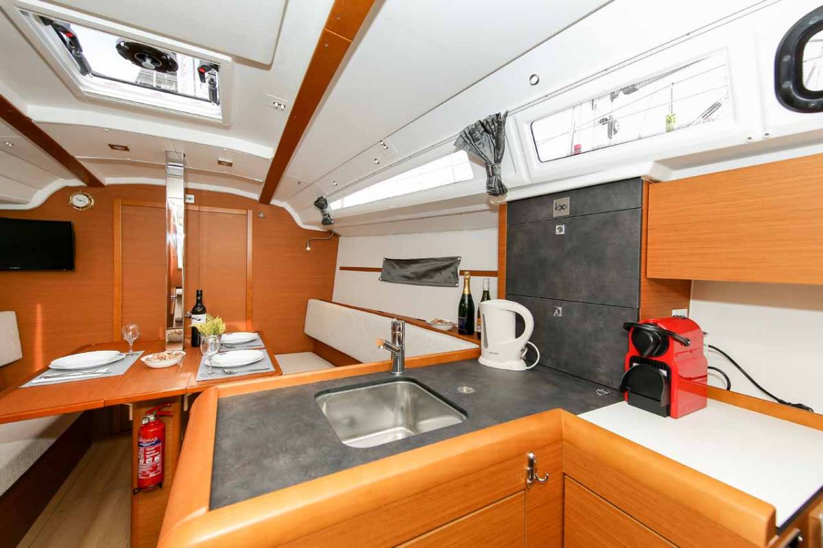 Sun Odyssey 349, Polly Fun | Yacht Charter Croatia