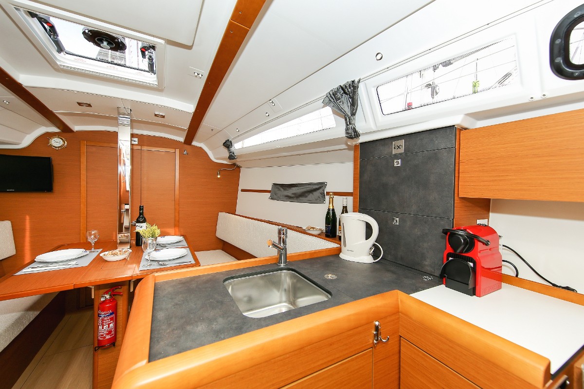Sun Odyssey 349, Polly Fun | Yacht Charter Croatia