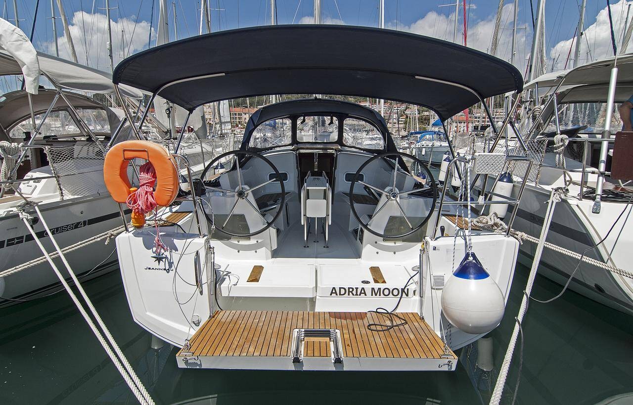 Sun Odyssey 349, Adria Moon | Yacht Charter Croatia
