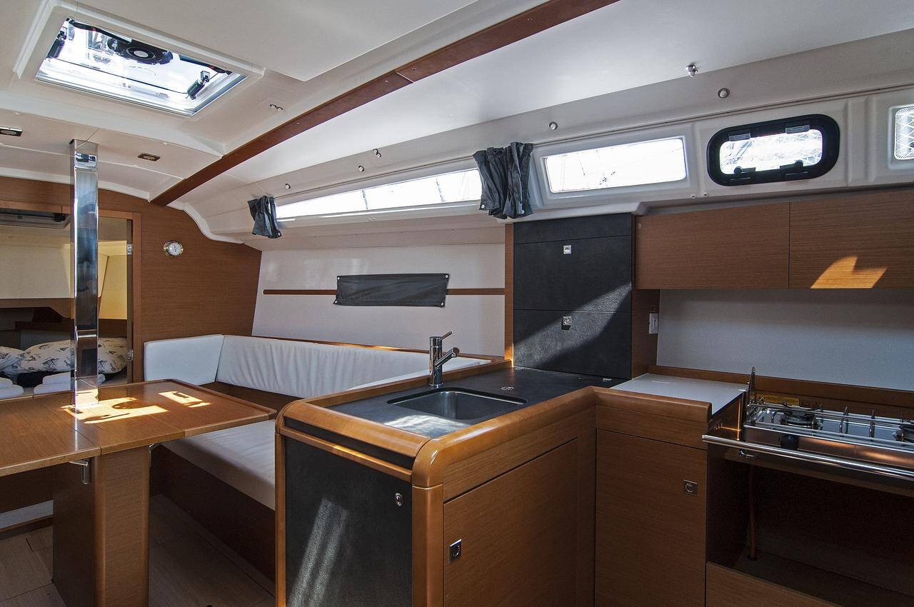Sun Odyssey 349, Adria Moon | Yacht Charter Croatia