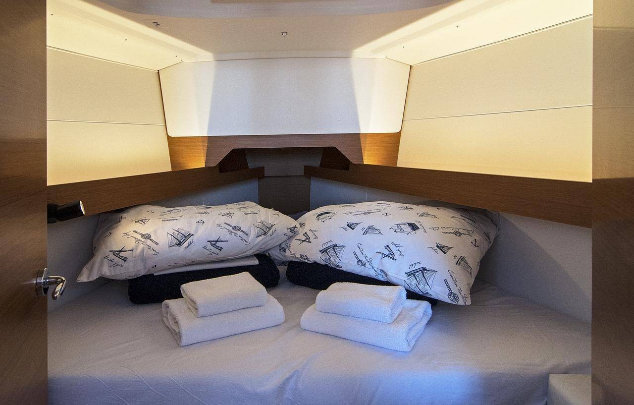 Sun Odyssey 349, Adria Moon | Yacht Charter Croatia