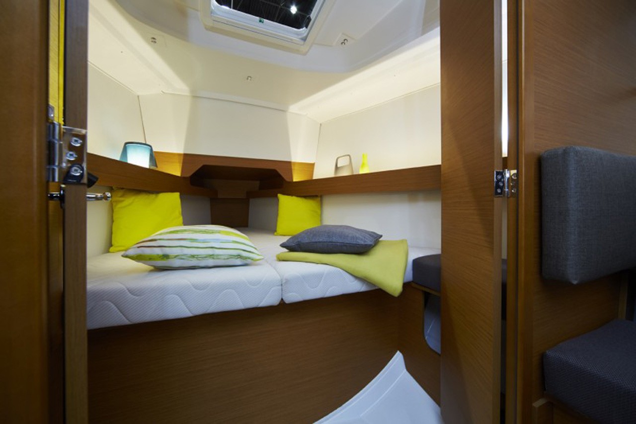 Sun Odyssey 349, Glasswing | Yacht Charter Croatia