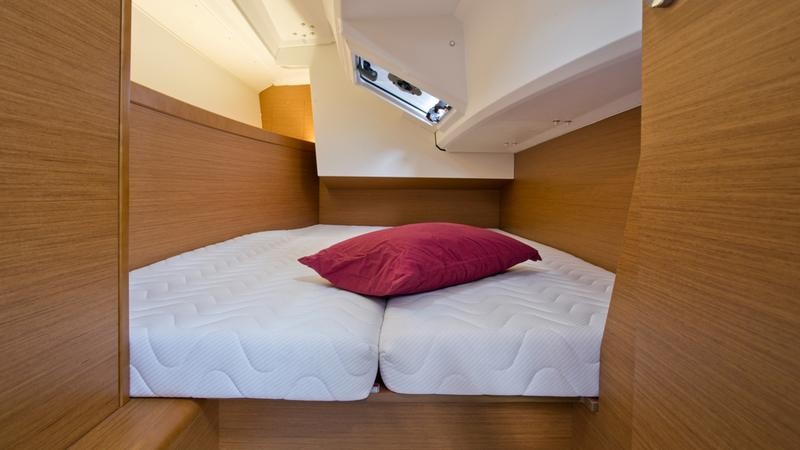 Sun Odyssey 349, SheShe | Yacht Charter Croatia
