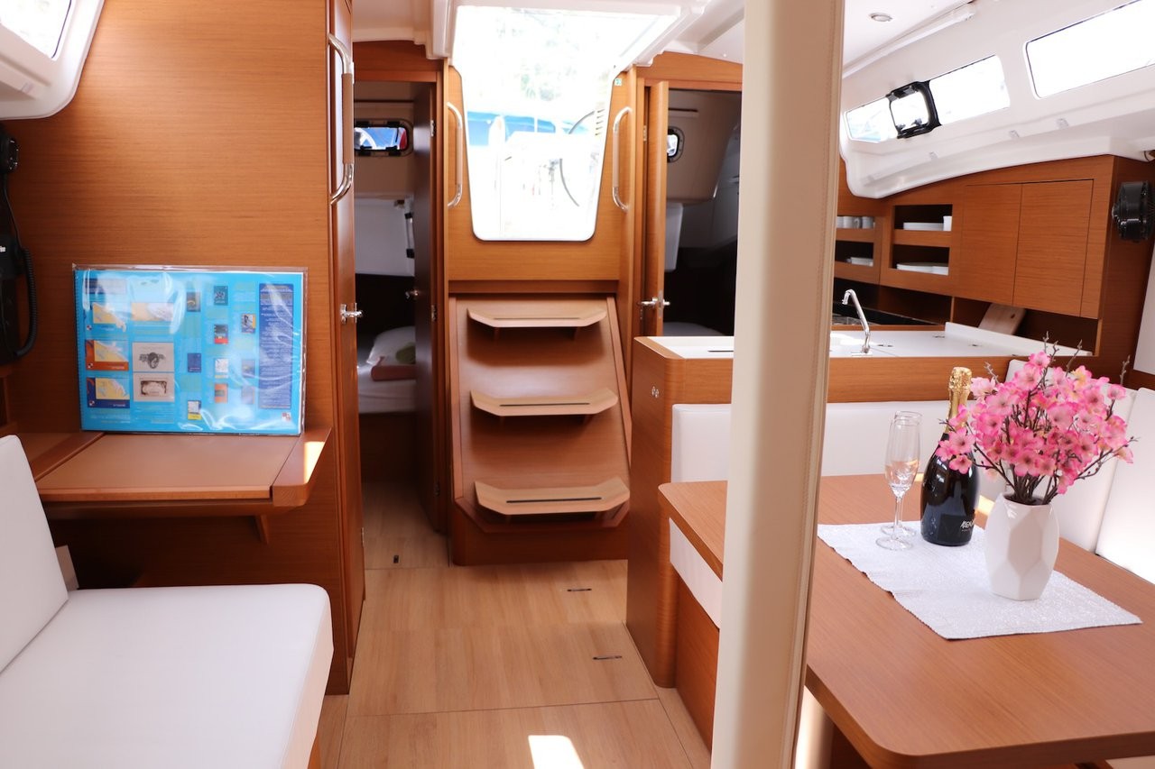 Sun Odyssey 380, Bura Kiss | Yachtcharter Kroatien
