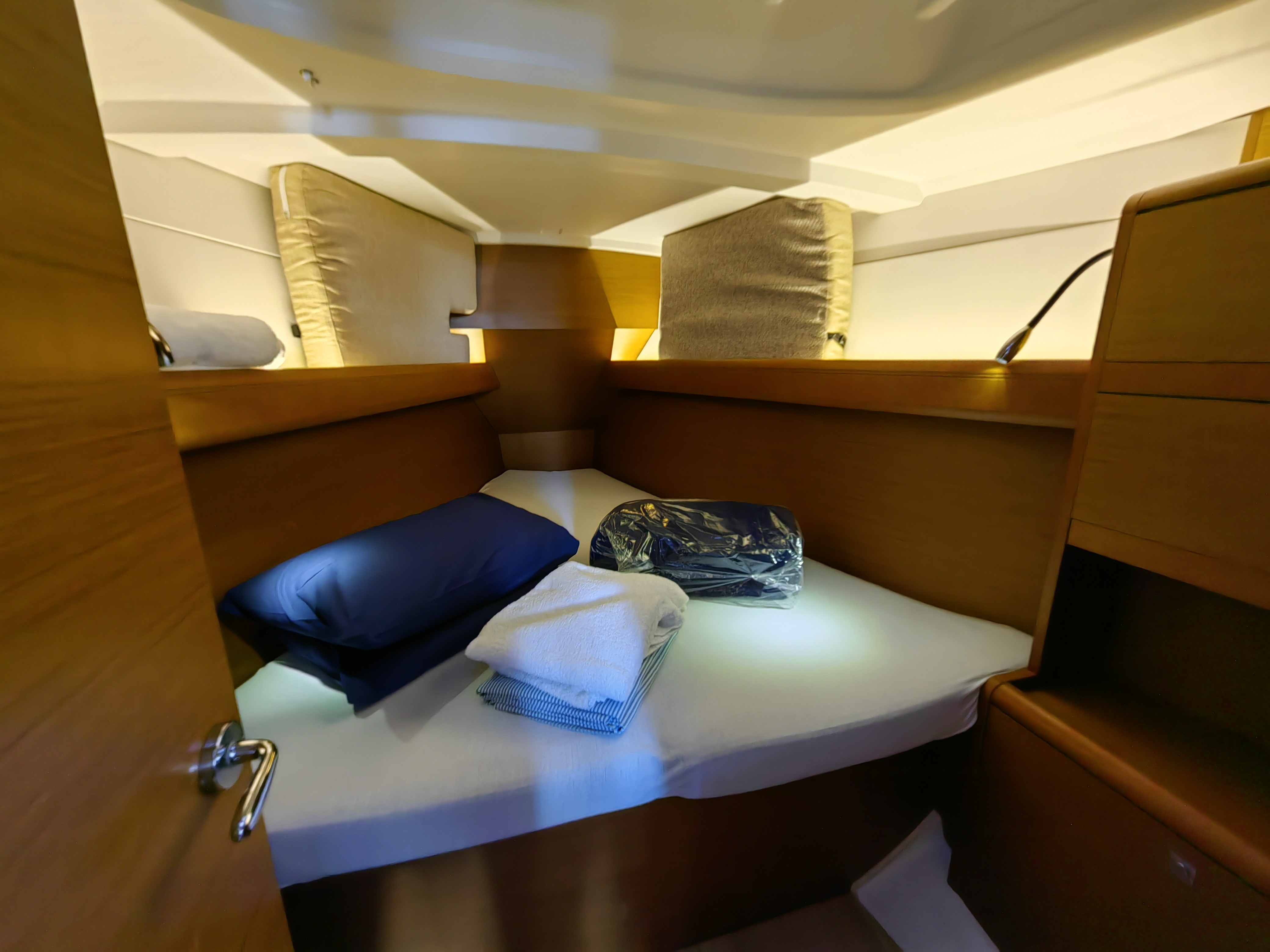 Sun Odyssey 389, Islanders | Yacht Charter Croatia