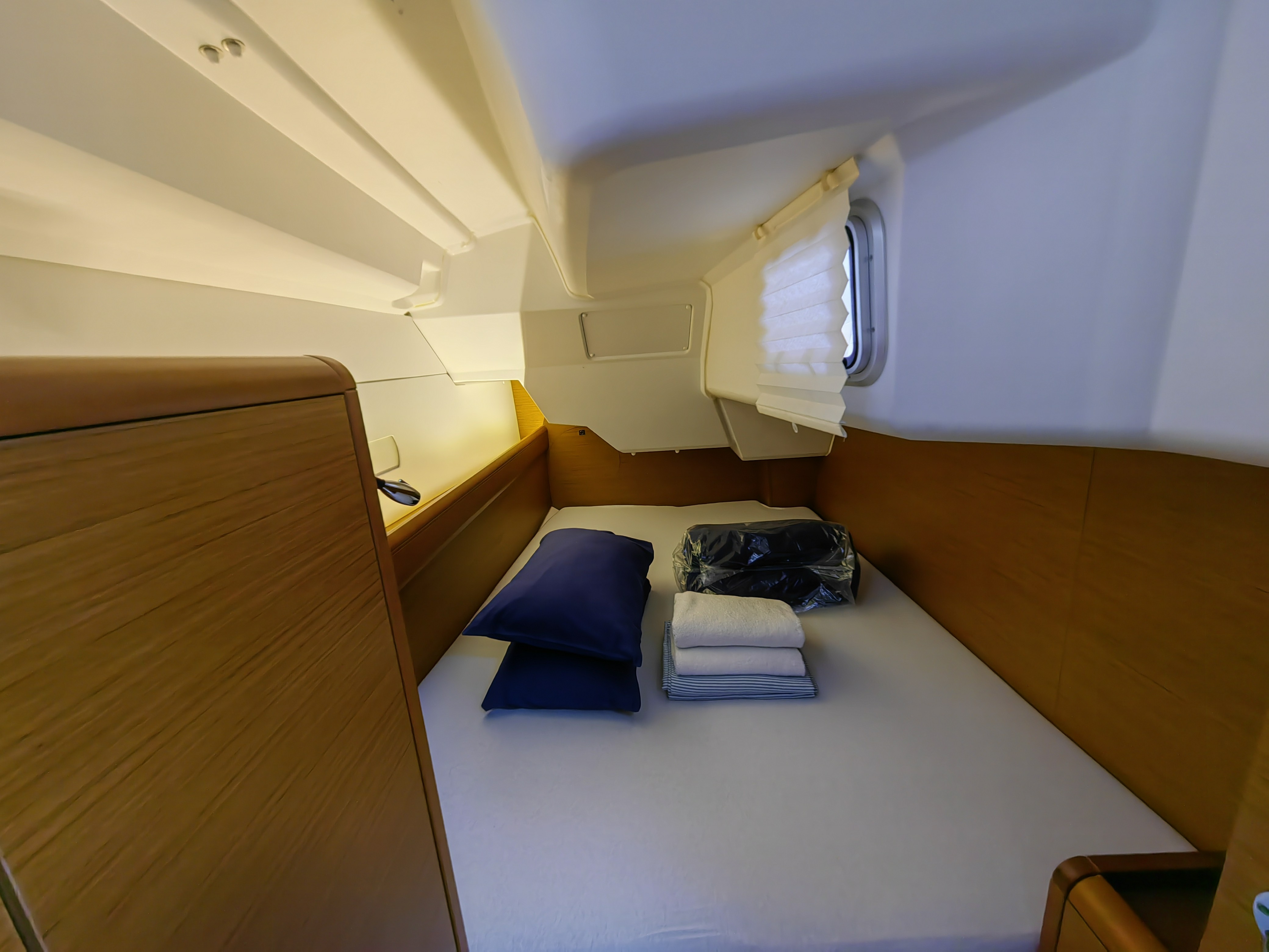 Sun Odyssey 389, Islanders | Yacht Charter Croatia