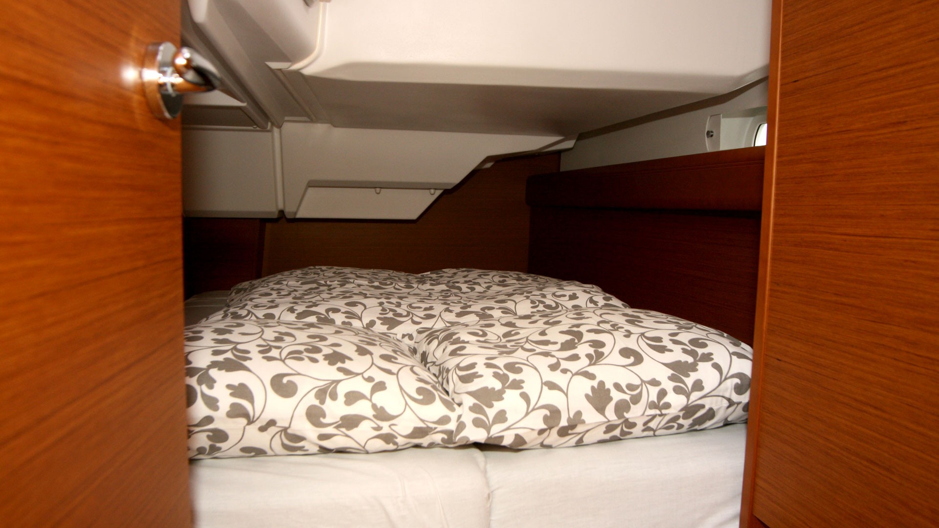 Sun Odyssey 389, Tina | Yacht Charter Croatia