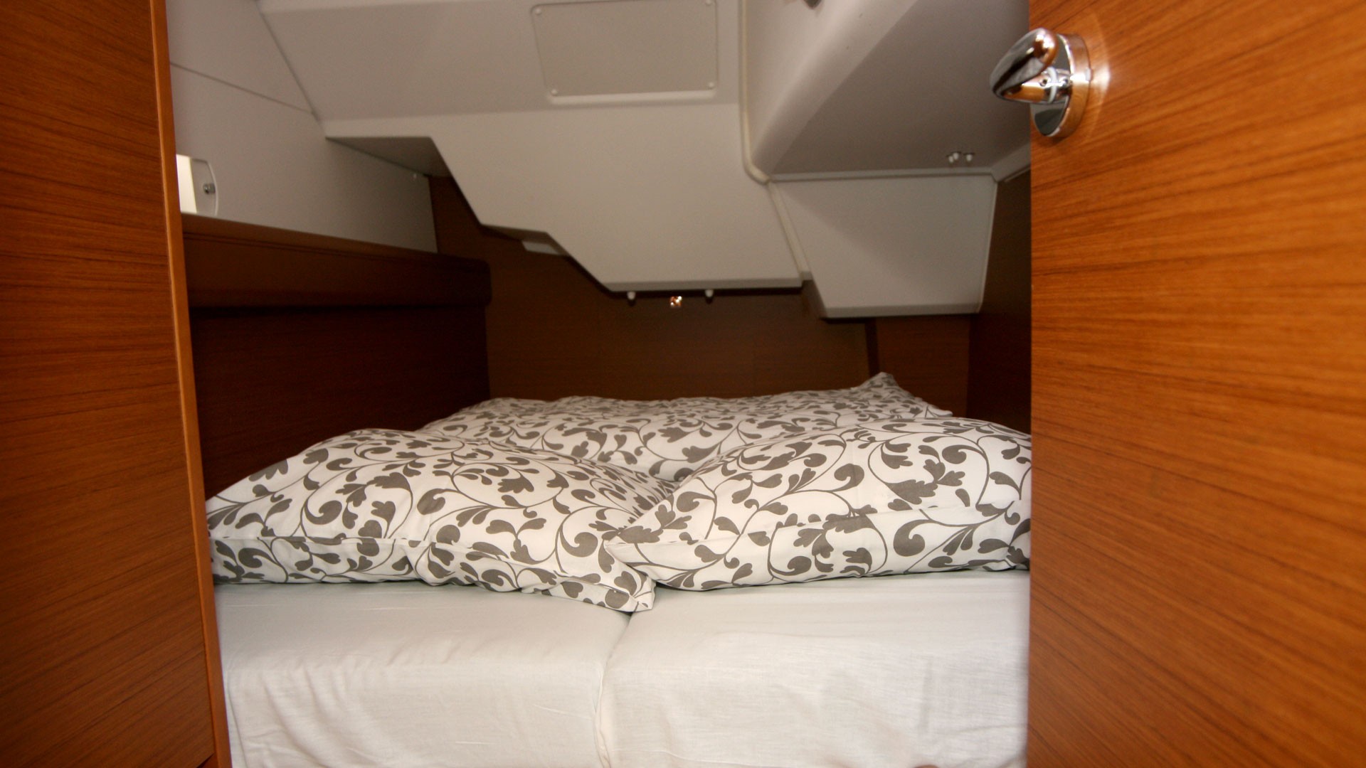 Sun Odyssey 389, Tina | Yacht Charter Croatia