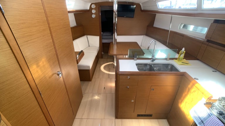 Sun Odyssey 389, Amadeus | Yacht Charter Croatia