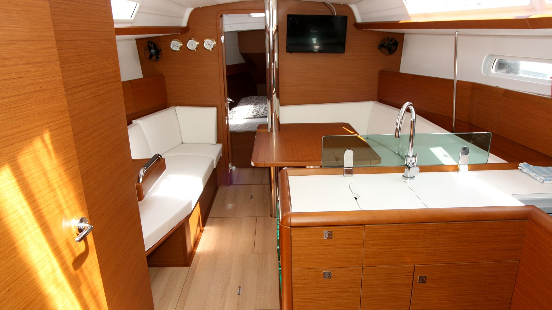 Sun Odyssey 389, Sissi | Yacht Charter Croatia