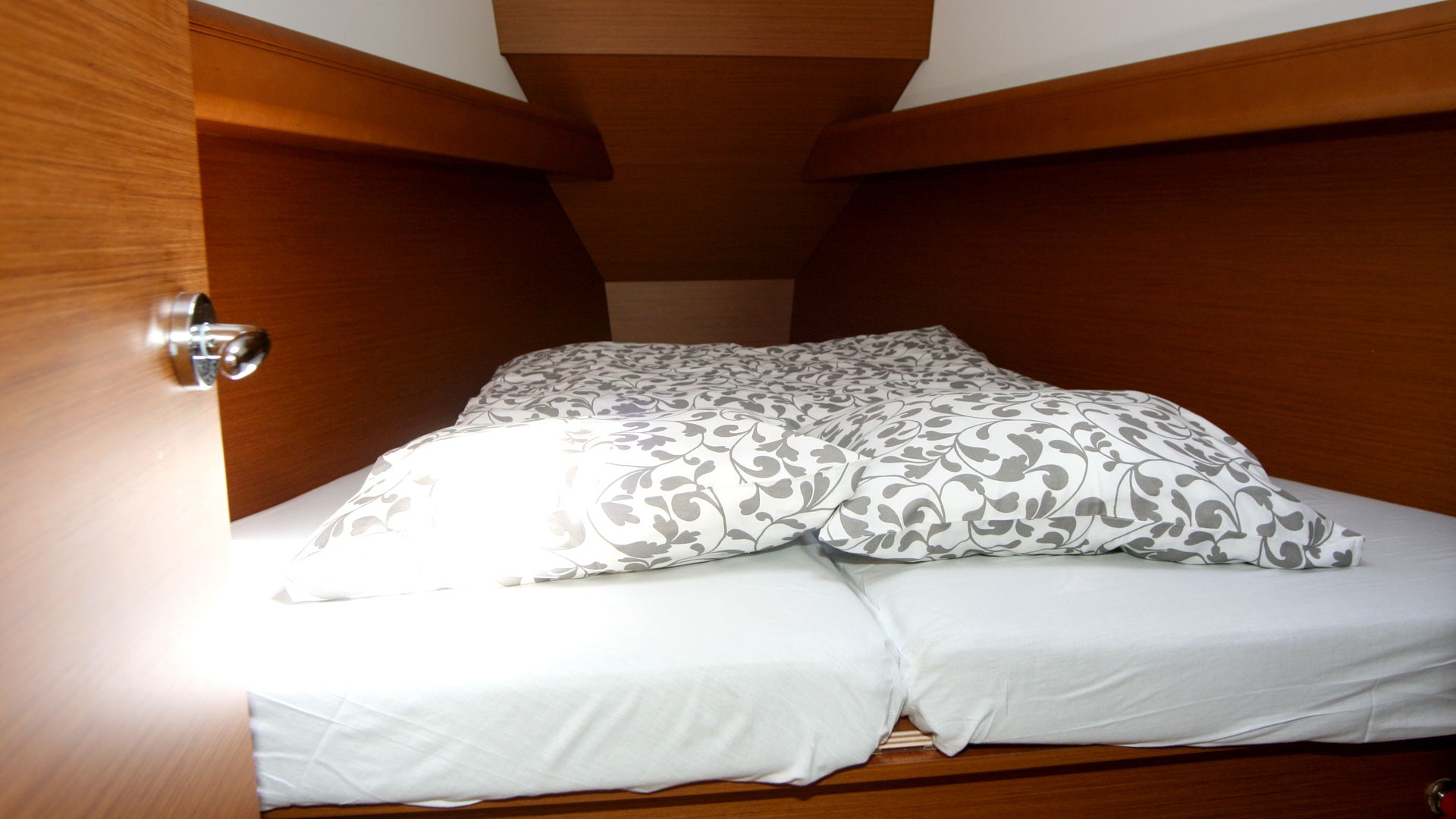 Sun Odyssey 389, Sissi | Yacht Charter Croatia