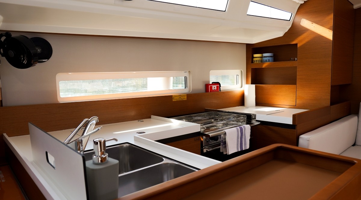 Sun Odyssey 410, Kingfisher | Yacht Charter Croatia