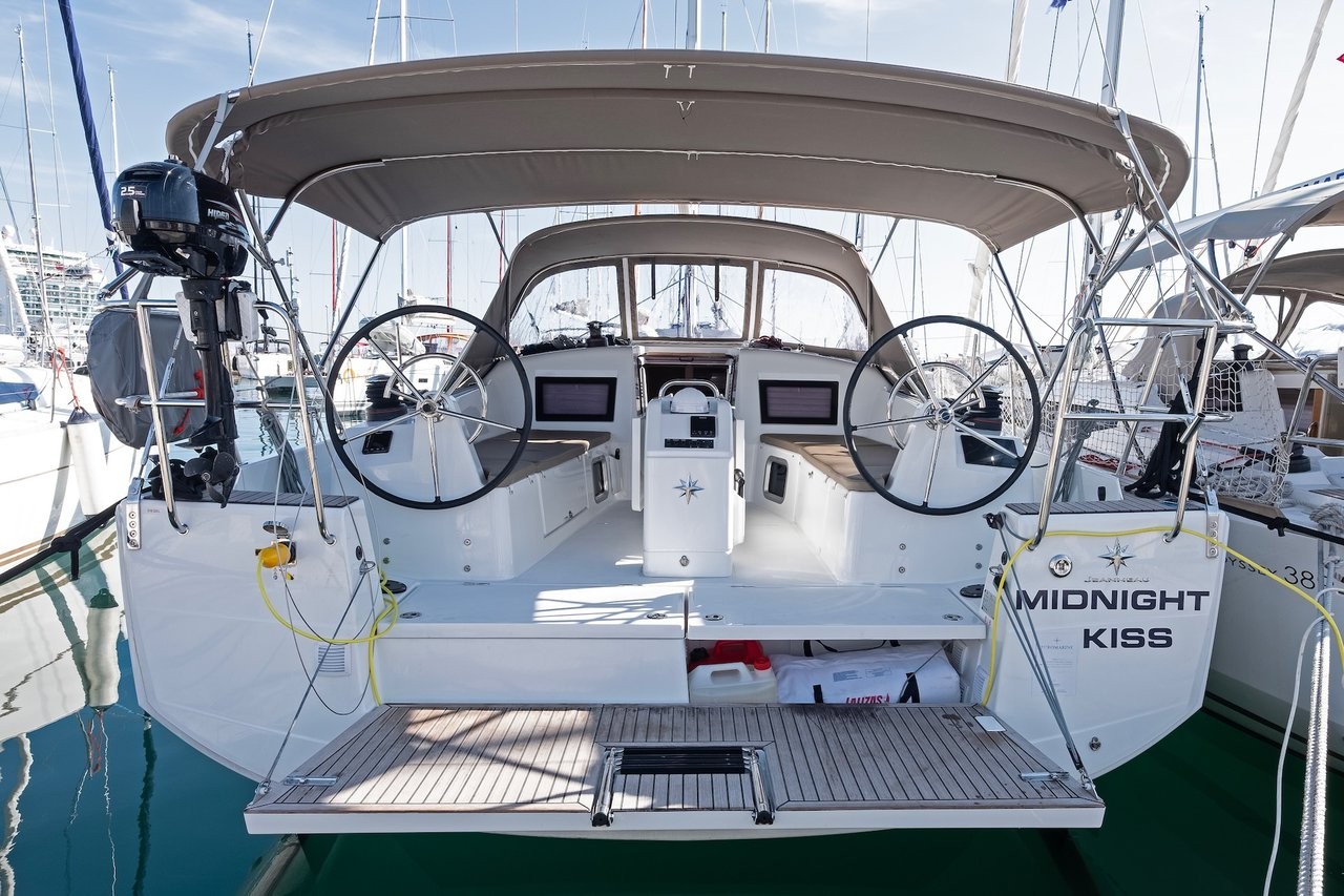Sun Odyssey 410, Midnight Kiss | Noleggio di Yacht Croazia