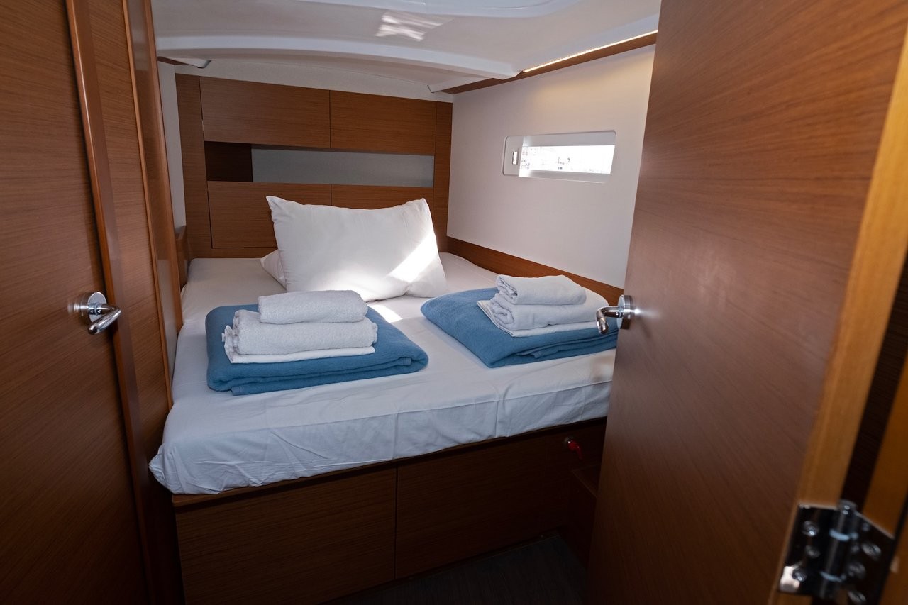 Sun Odyssey 410, Midnight Kiss | Noleggio di Yacht Croazia