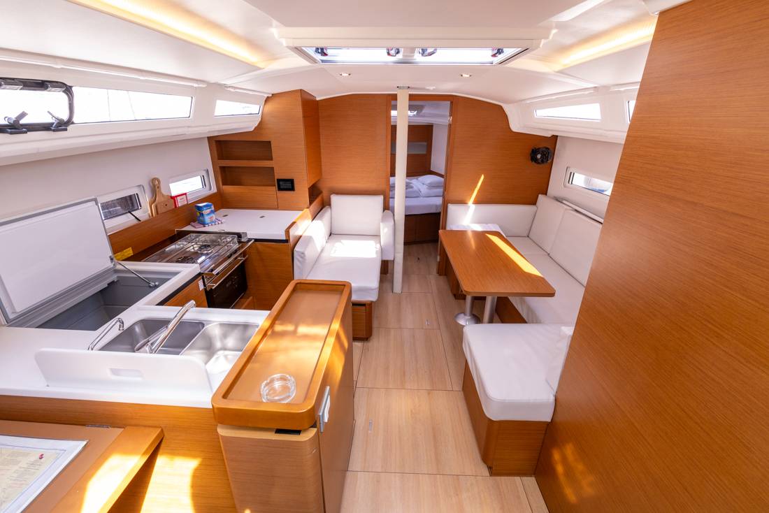 Sun Odyssey 410, Lumina | Yacht Charter Croatia