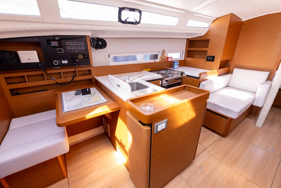 Sun Odyssey 410, Lumina | Yacht Charter Croatia