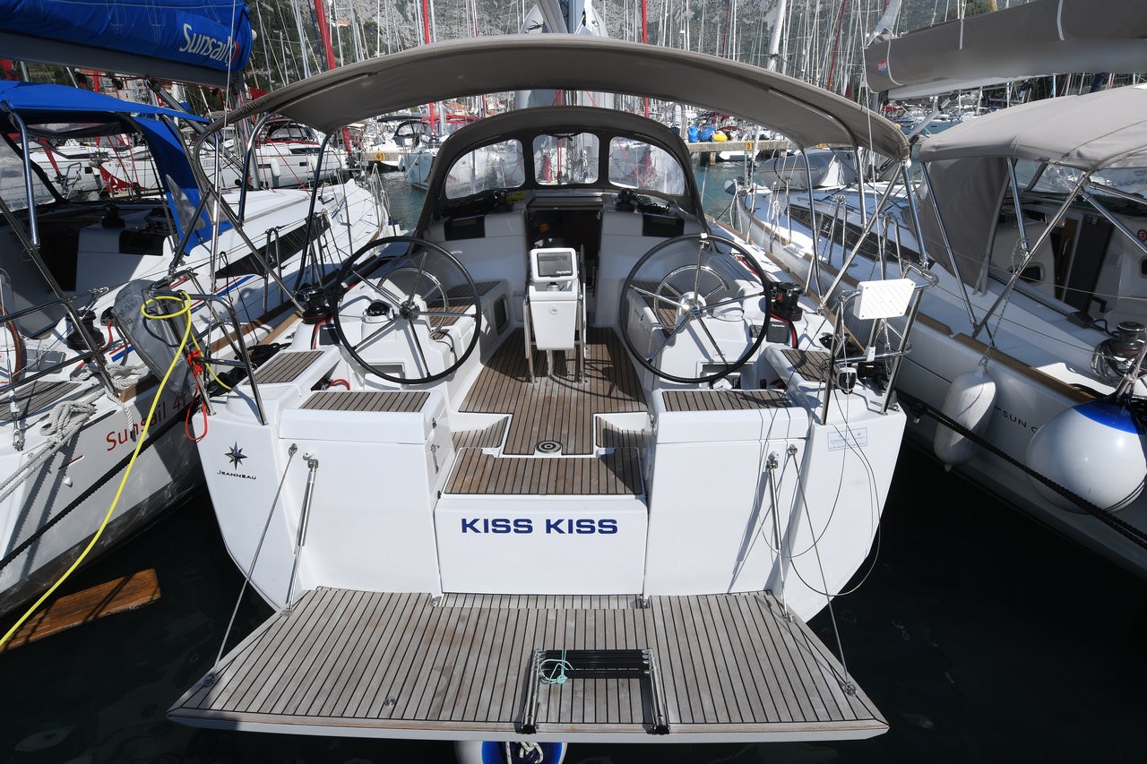 Sun Odyssey 419, Kiss Kiss | Yacht Charter Croatia