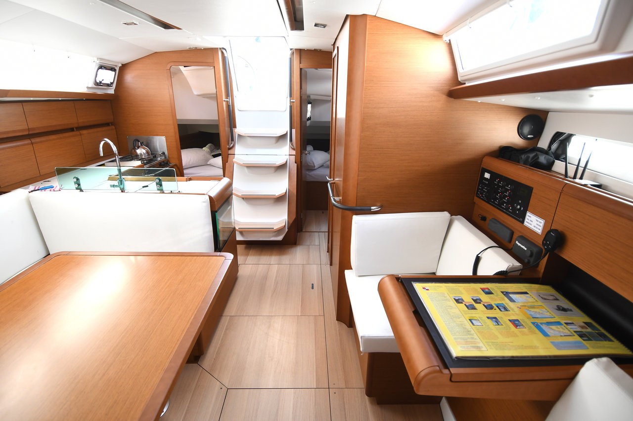Sun Odyssey 419, Kiss Kiss | Yacht Charter Croatia