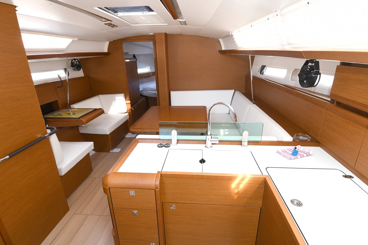 Sun Odyssey 419, Kiss Kiss | Yacht Charter Croatia