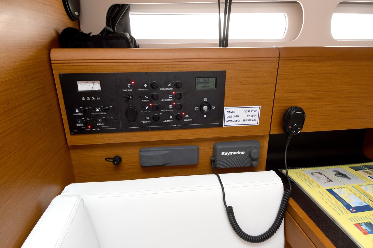 Sun Odyssey 419, Kiss Kiss | Yacht Charter Croatia