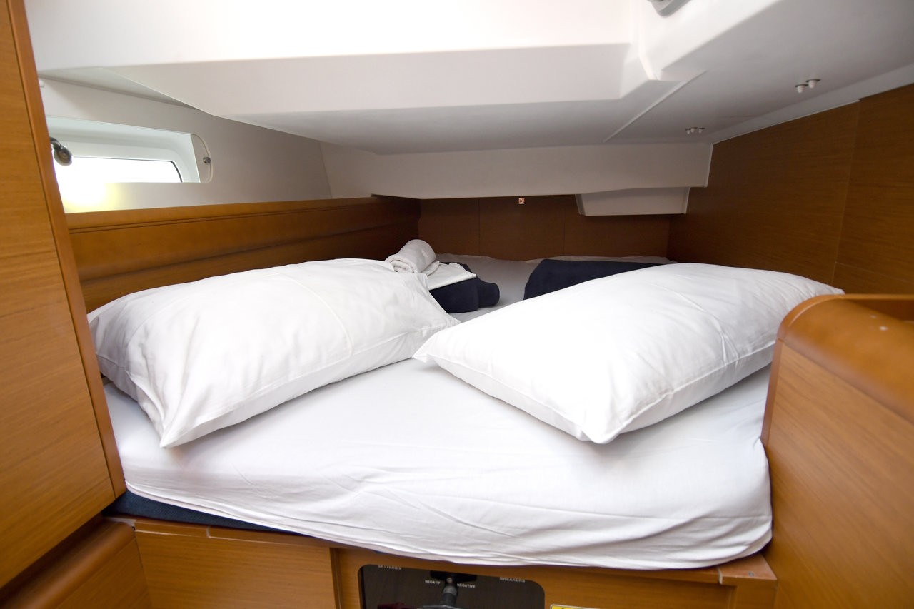Sun Odyssey 419, Kiss Kiss | Yacht Charter Croatia