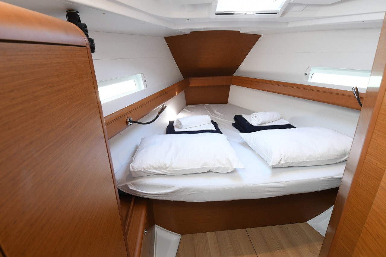 Sun Odyssey 419, Kiss Kiss | Yacht Charter Croatia