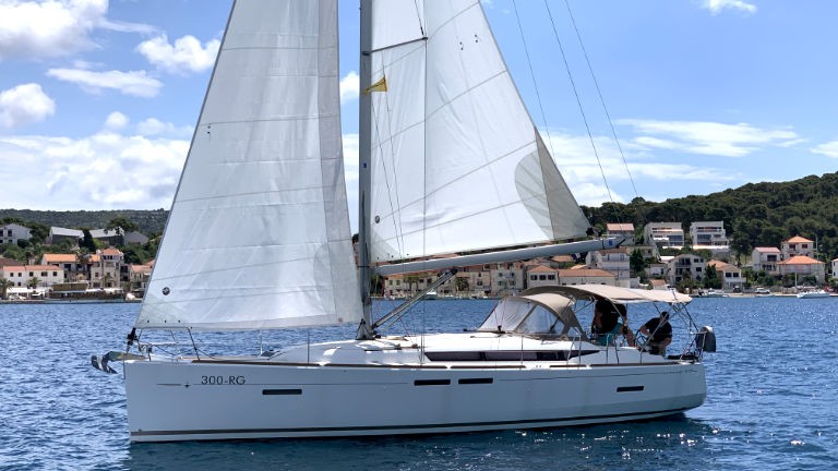Sun Odyssey 419, Espresso | Yacht Charter Croatia