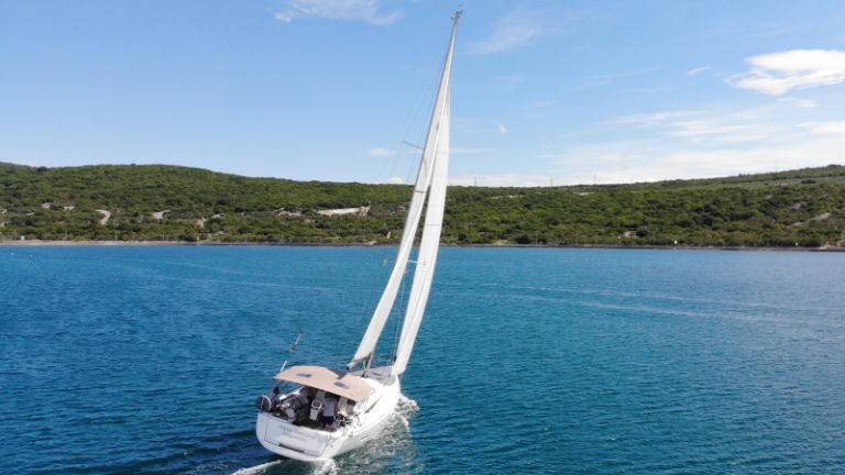 Sun Odyssey 419, Happy Welcome | Yacht Charter Croatia
