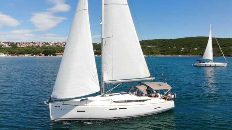 Sun Odyssey 419, Happy Welcome | Yacht Charter Croatia