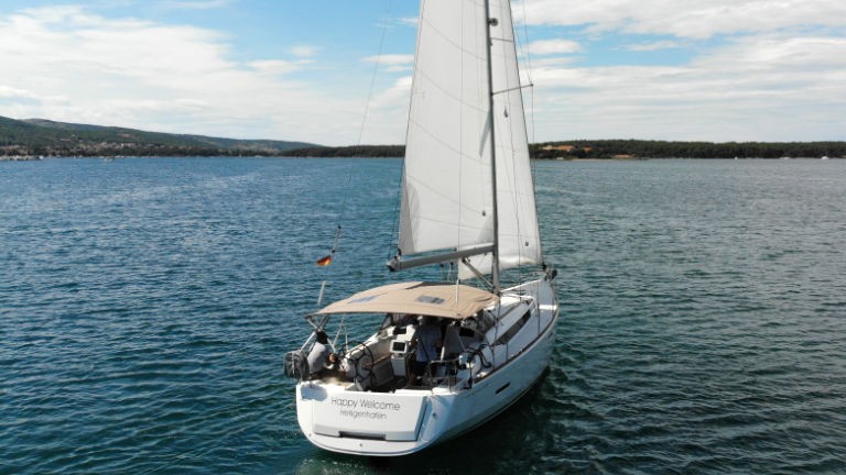 Sun Odyssey 419, Happy Welcome | Yacht Charter Croatia