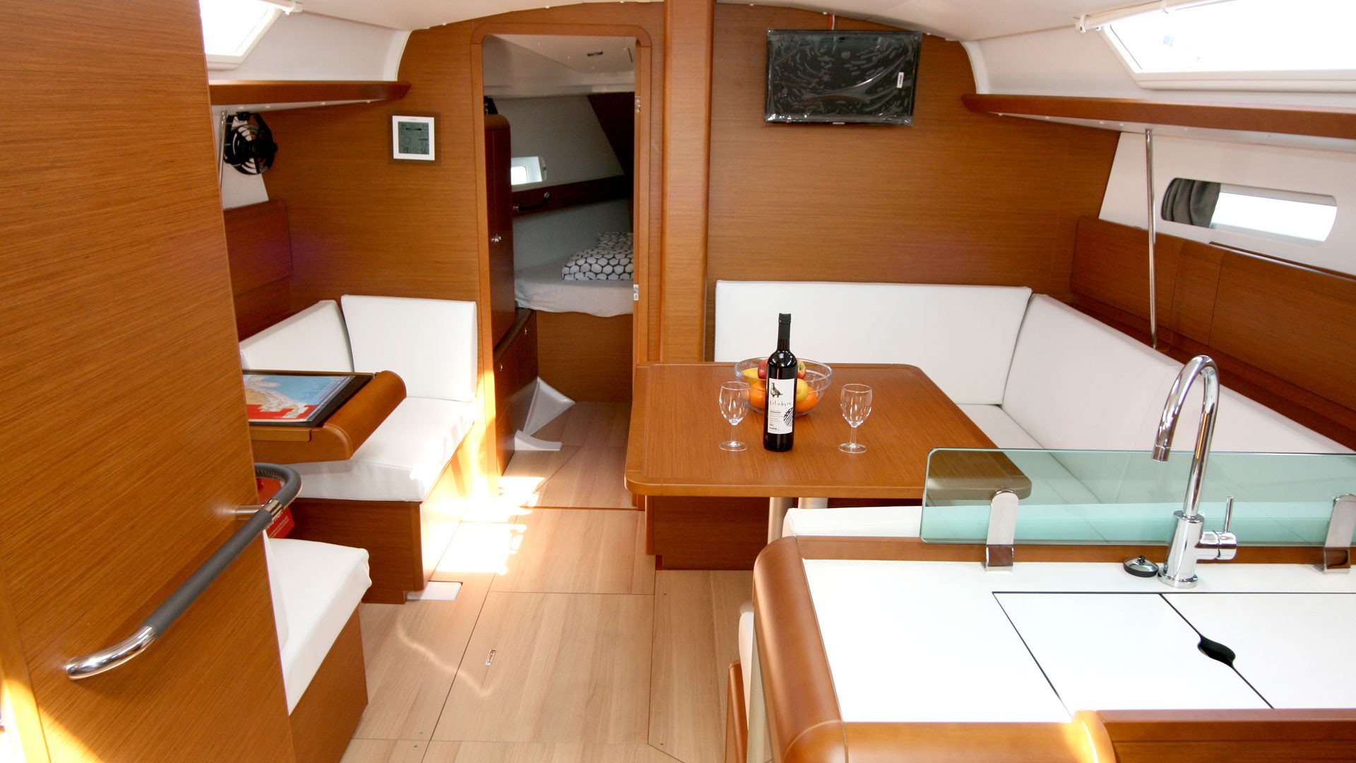 Sun Odyssey 419, Happy Welcome | Yacht Charter Croatia