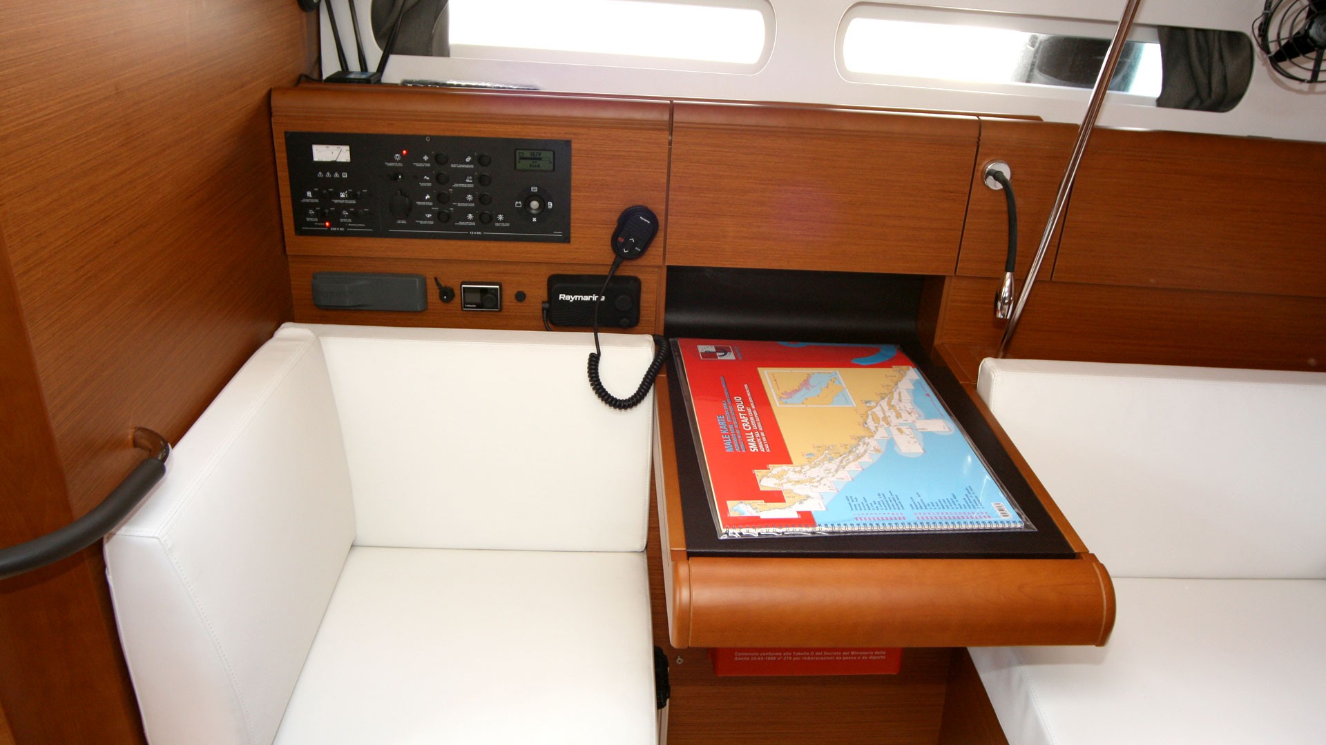 Sun Odyssey 419, Happy Welcome | Yacht Charter Croatia