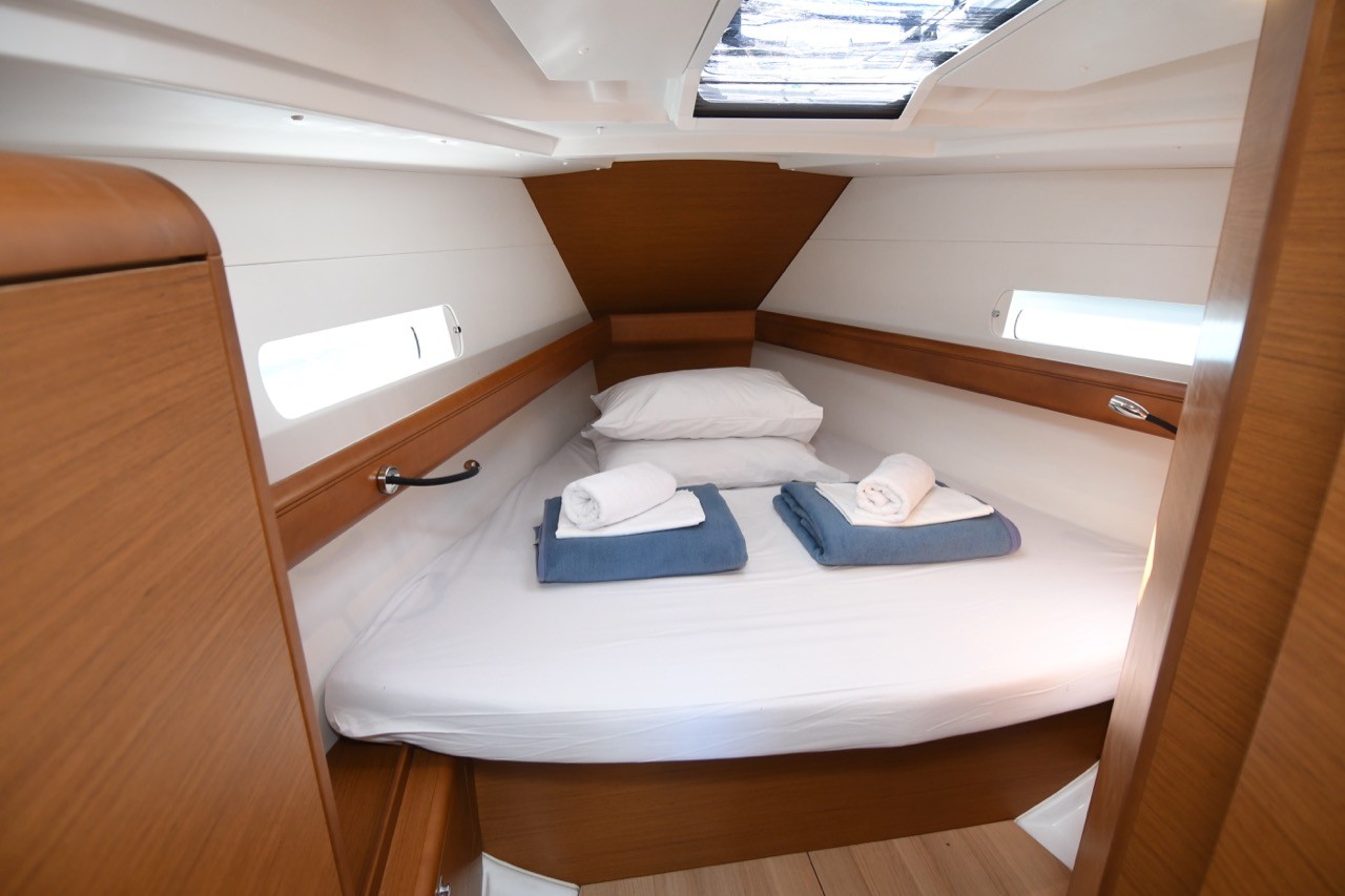 Sun Odyssey 419, Euros | Yacht Charter Croatia