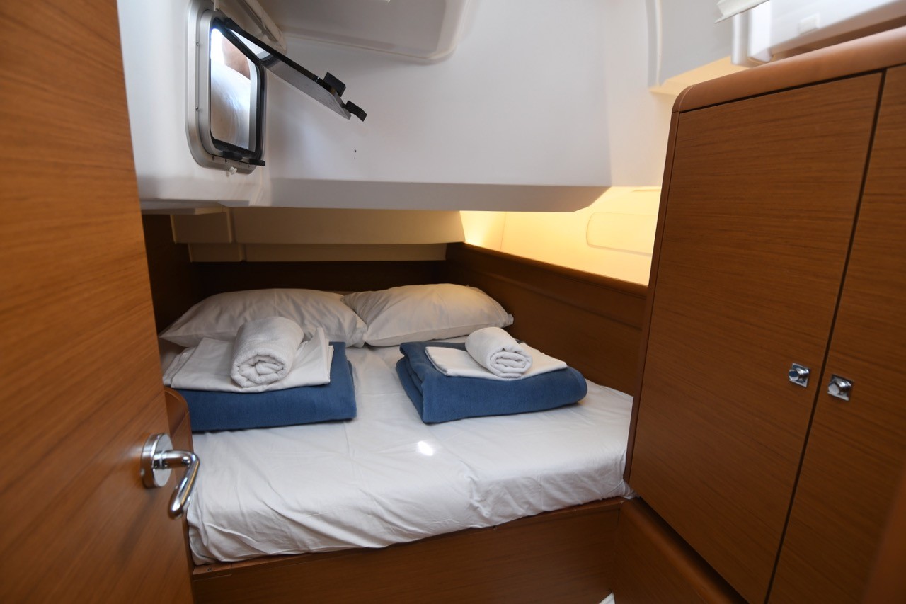 Sun Odyssey 419, Euros | Yacht Charter Croatia