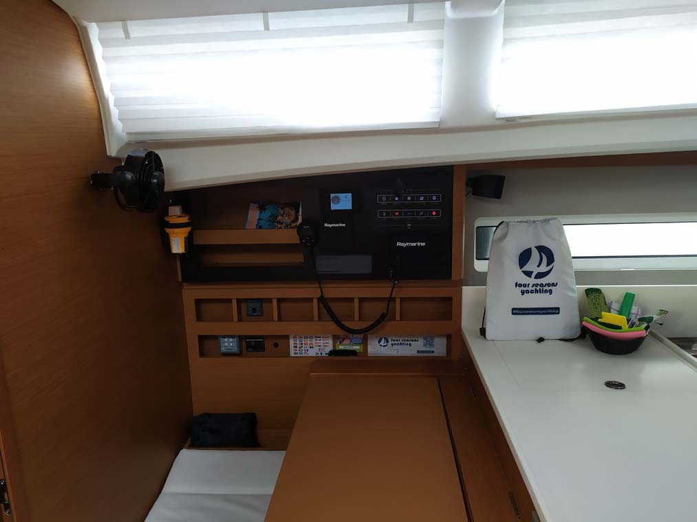 Sun Odyssey 440, Uccelli | Yacht Charter Croatia