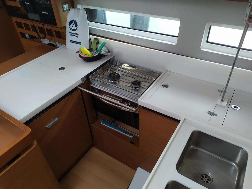 Sun Odyssey 440, Uccelli | Yacht Charter Croatia