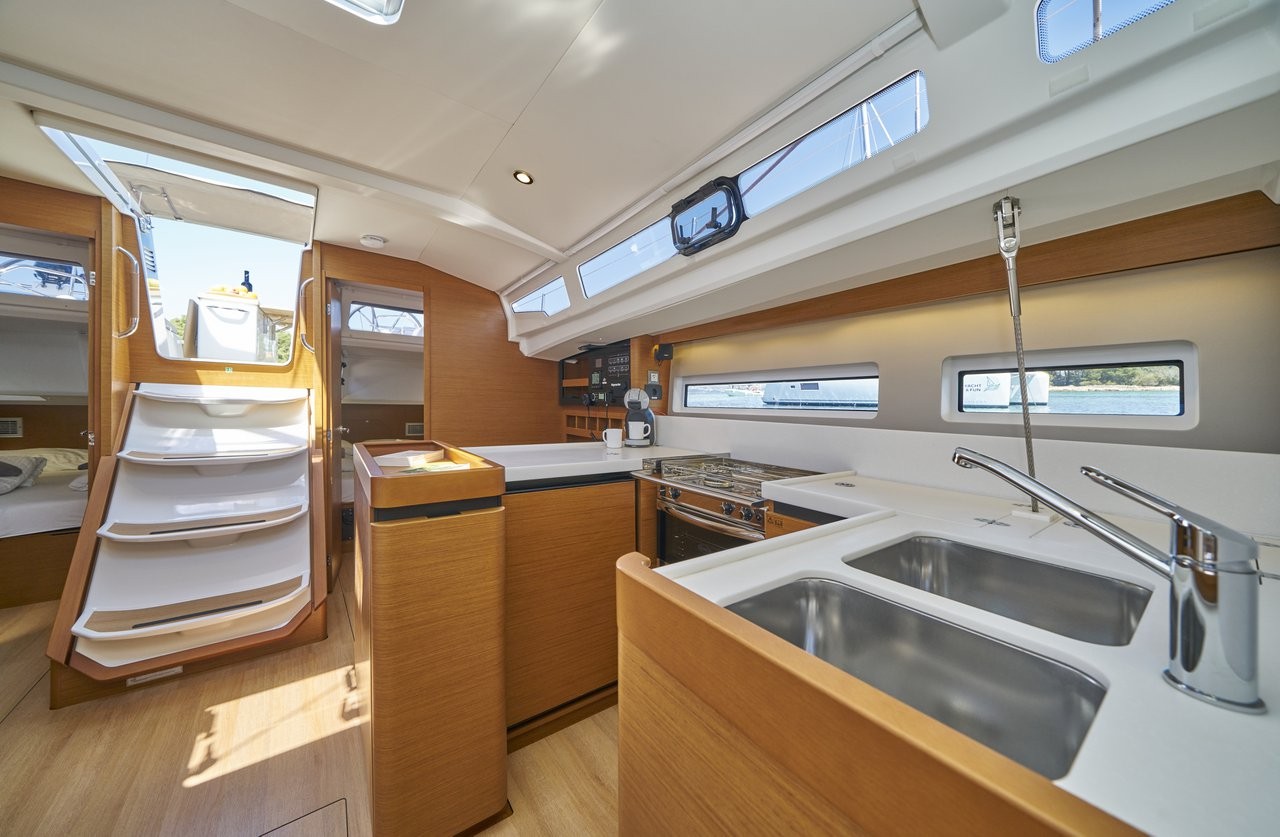 Sun Odyssey 440, Lucia II | Yacht Charter Croatia