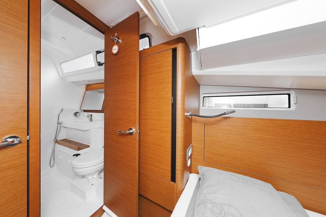 Sun Odyssey 440, Waka | Yachtcharter Kroatien