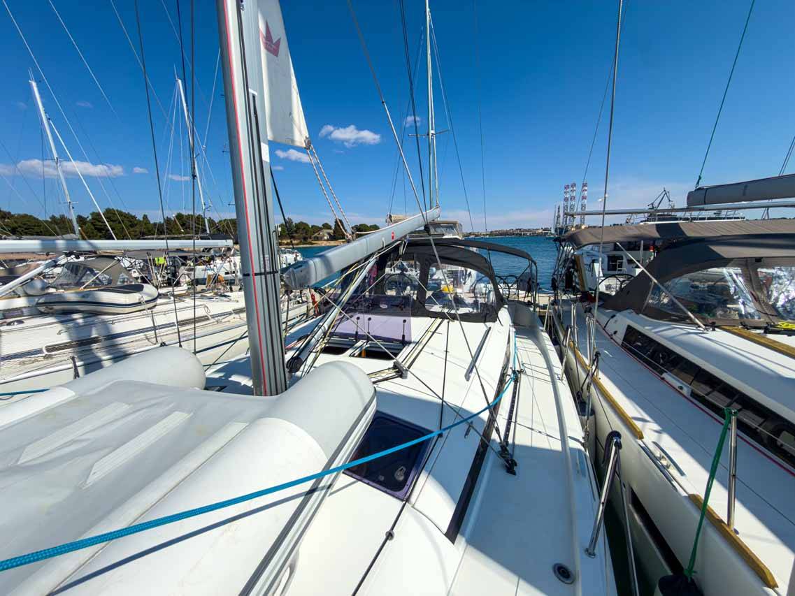 Sun Odyssey 440, Sigma Kiss | Noleggio di Yacht Croazia
