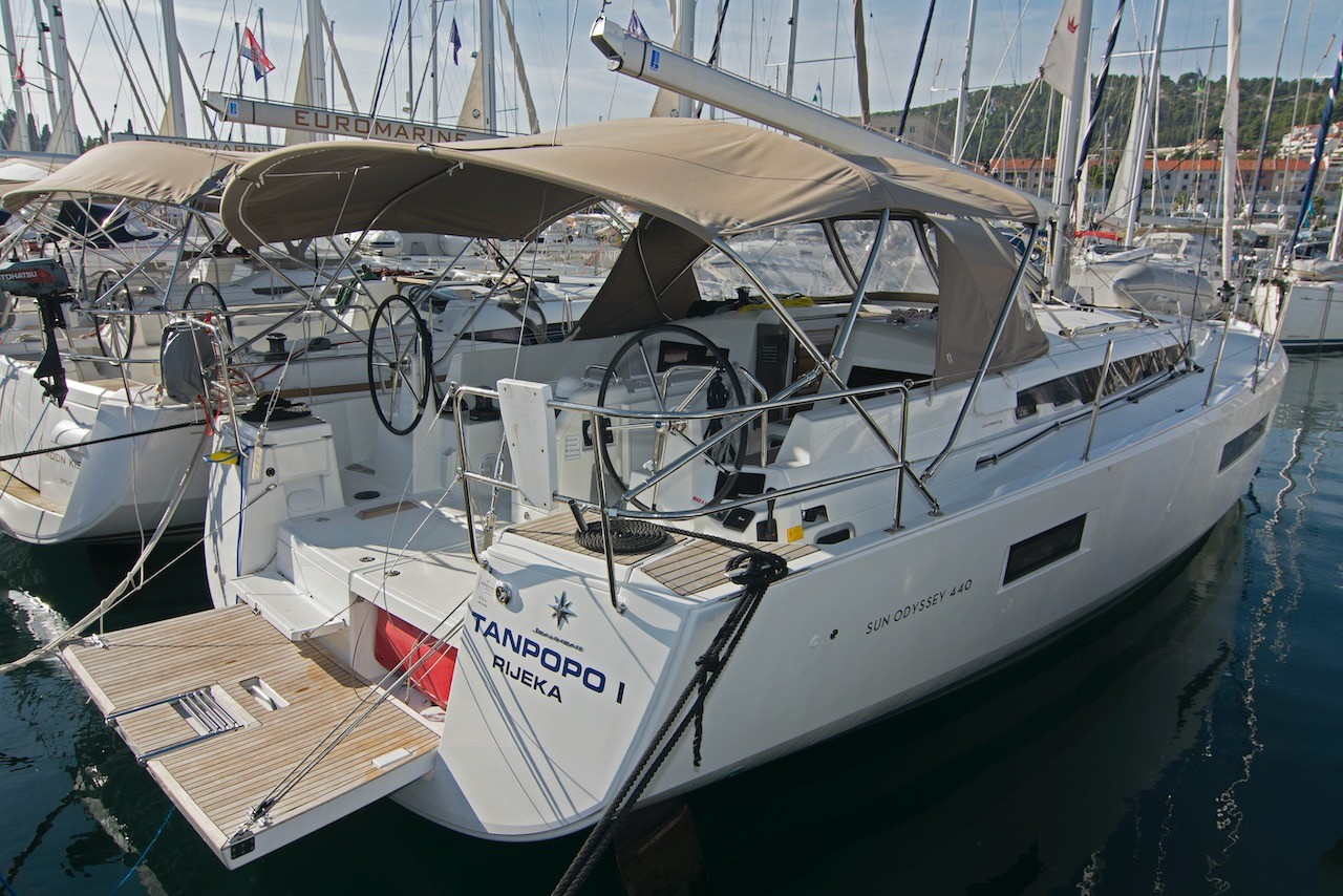 Sun Odyssey 440, Tanpopo | Yacht Charter Croatia