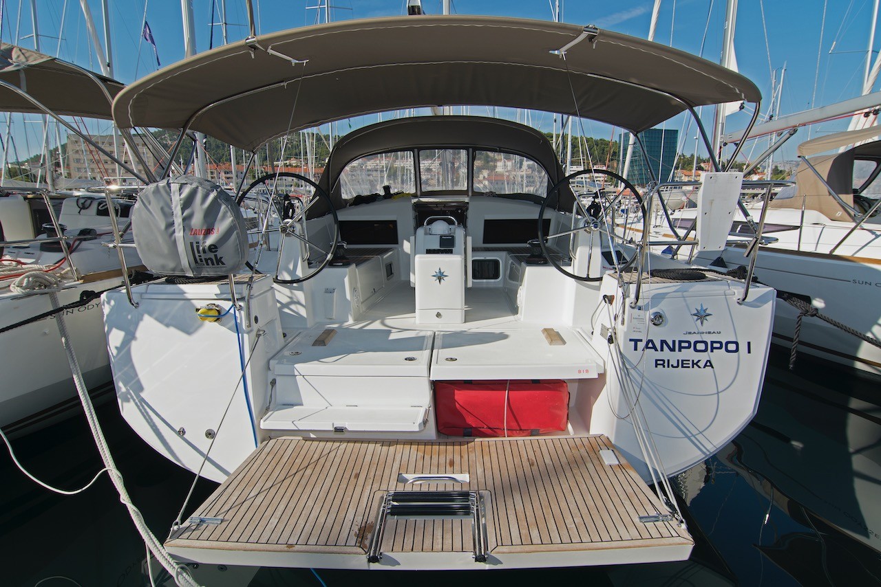 Sun Odyssey 440, Tanpopo | Yacht Charter Croatia