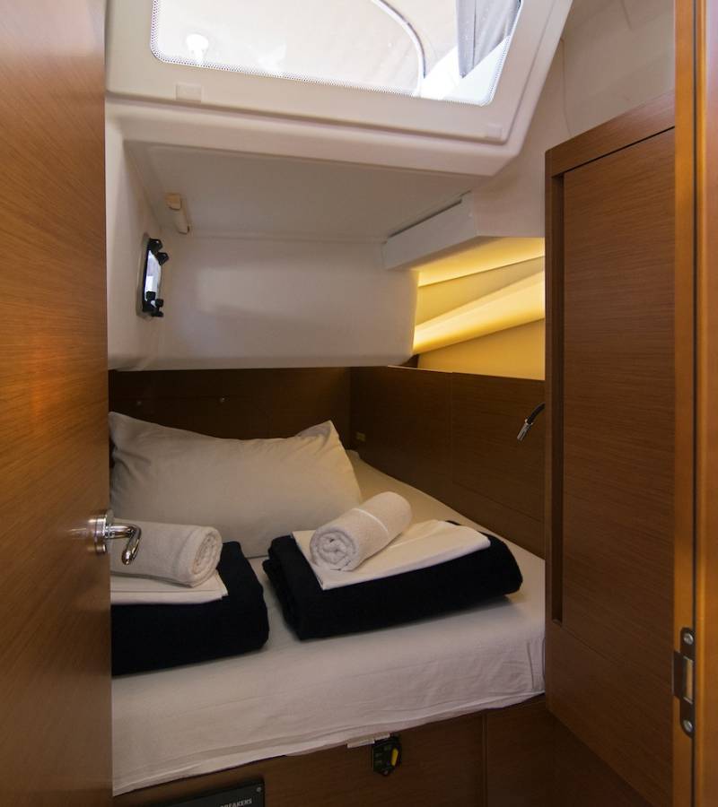 Sun Odyssey 440, Tanpopo | Yacht Charter Croatia