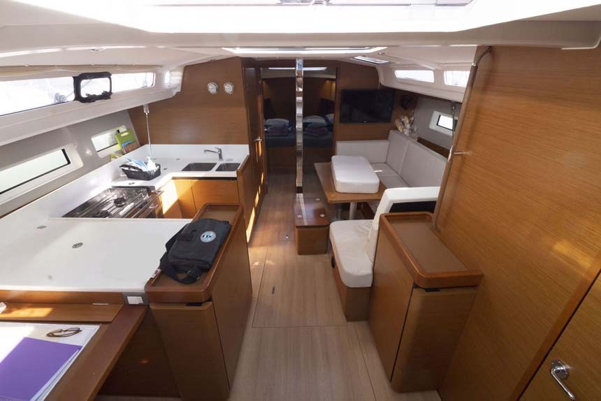 Sun Odyssey 440, UwElli | Yacht Charter Croatia