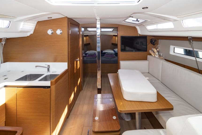 Sun Odyssey 440, UwElli | Yacht Charter Croatia