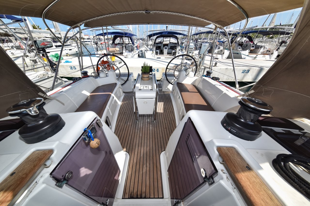 Sun Odyssey 449, Pižulot | Yacht Charter Croatia