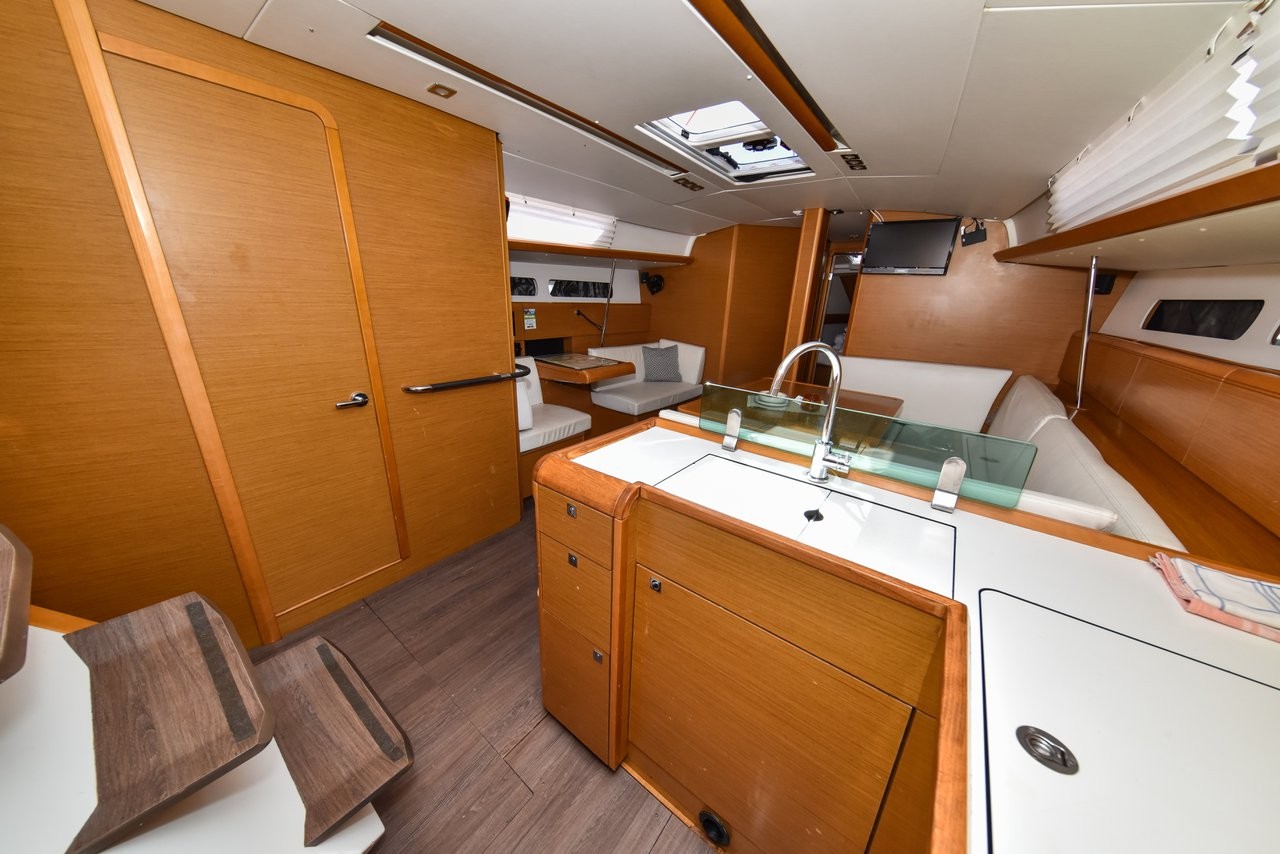 Sun Odyssey 449, Pižulot | Yacht Charter Croatia